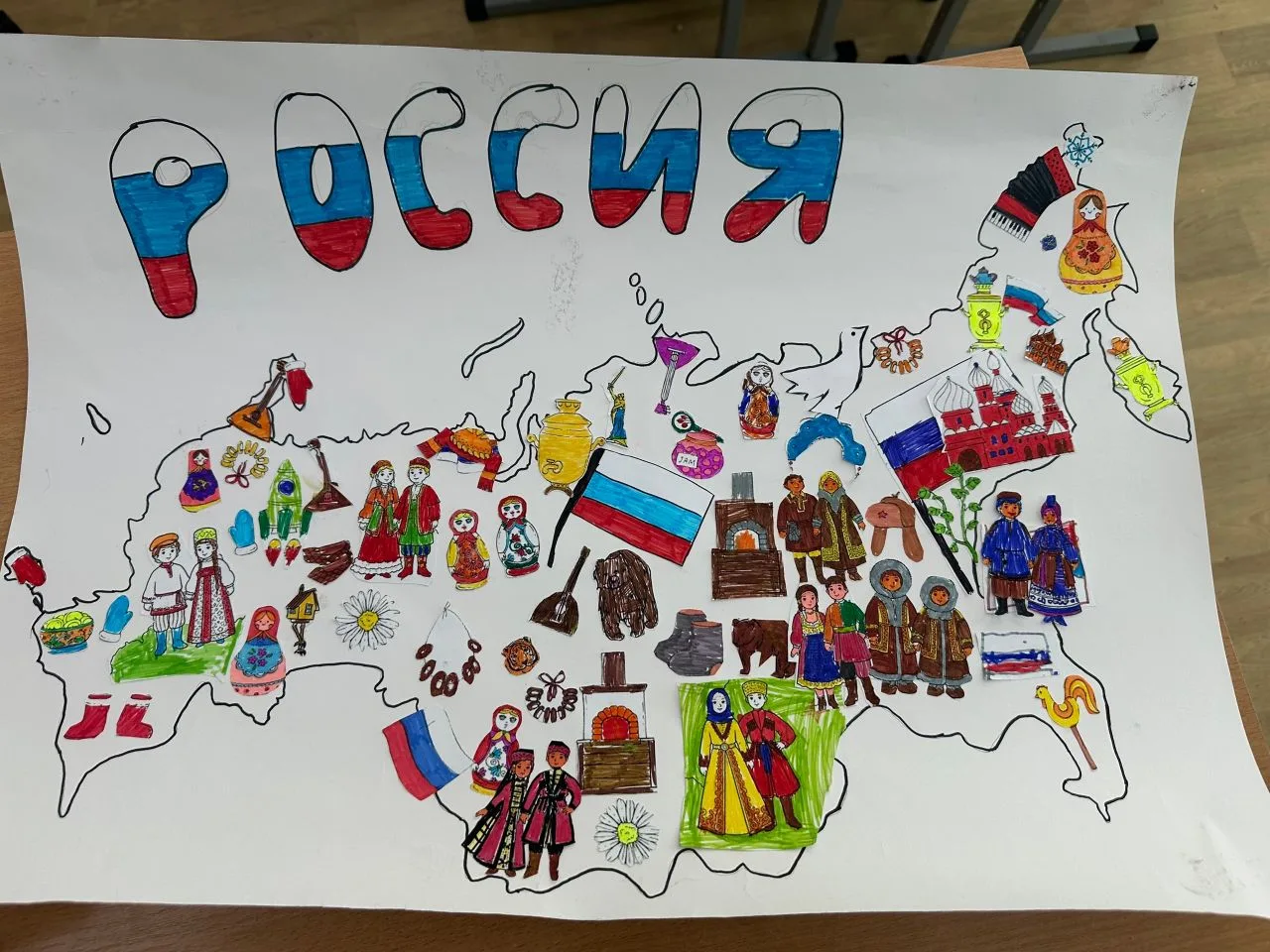 Первый день недели, посвящённой Году  единства народов России на летней досуговой площадке "Отдыхаем
