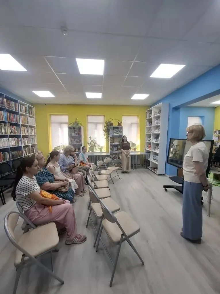 Наши получатели социальных услуг посетили детскую библиотеку им. В. П. Чкалова, где приняли участие 