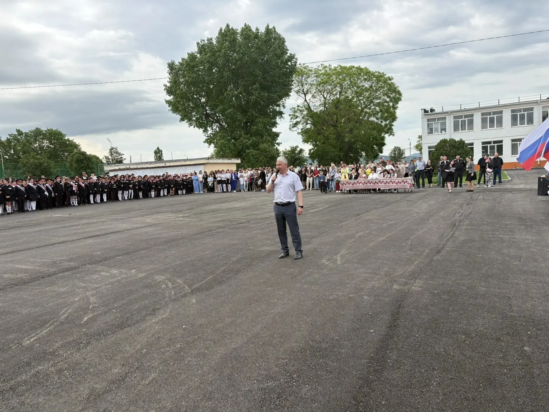 Сегодня, 26 мая, в этот важный волнительный день  прозвенел Последний звонок в МБОУ ООШ №25 (х. Семи