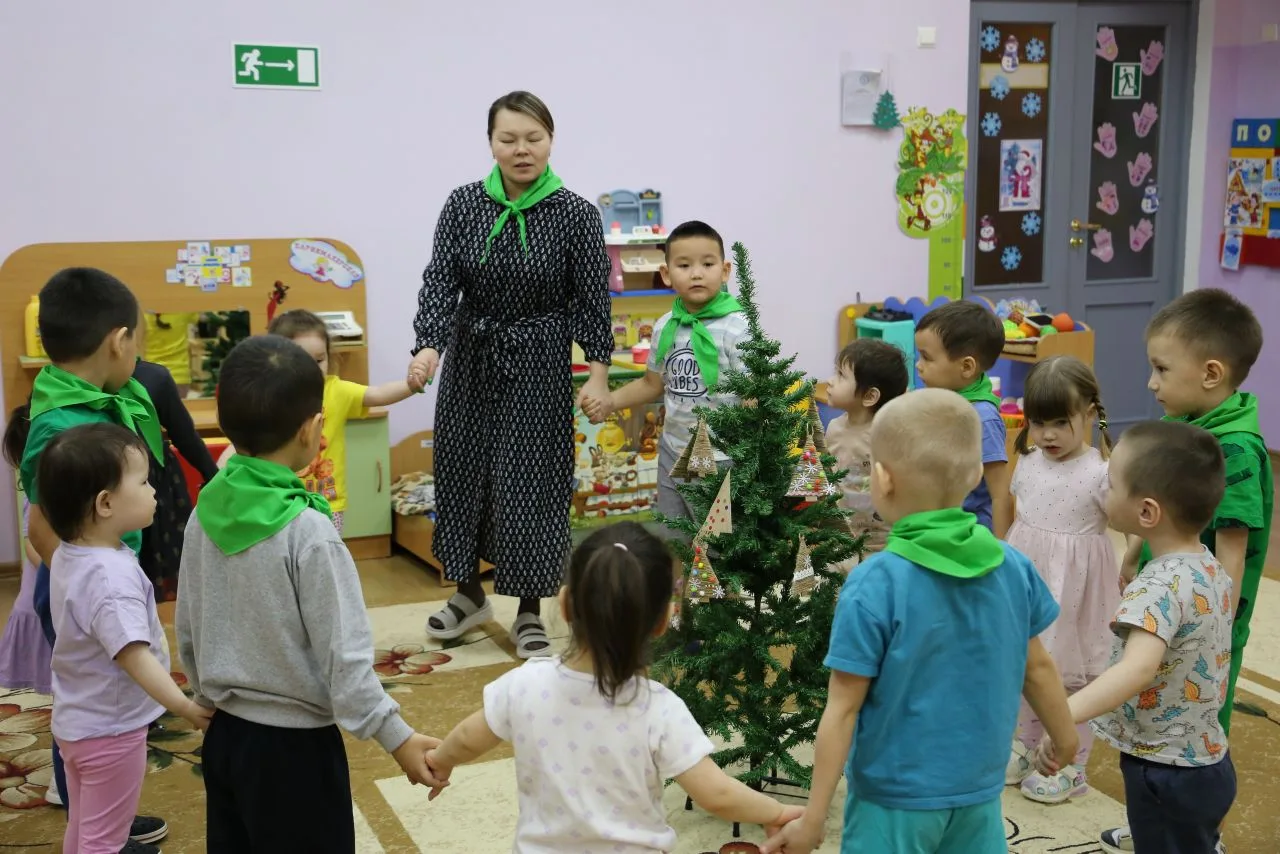 ✨В детском саду царит предновогодняя атмосфера. ✨
 Хочется петь, радоваться, делать добро, дарить по
