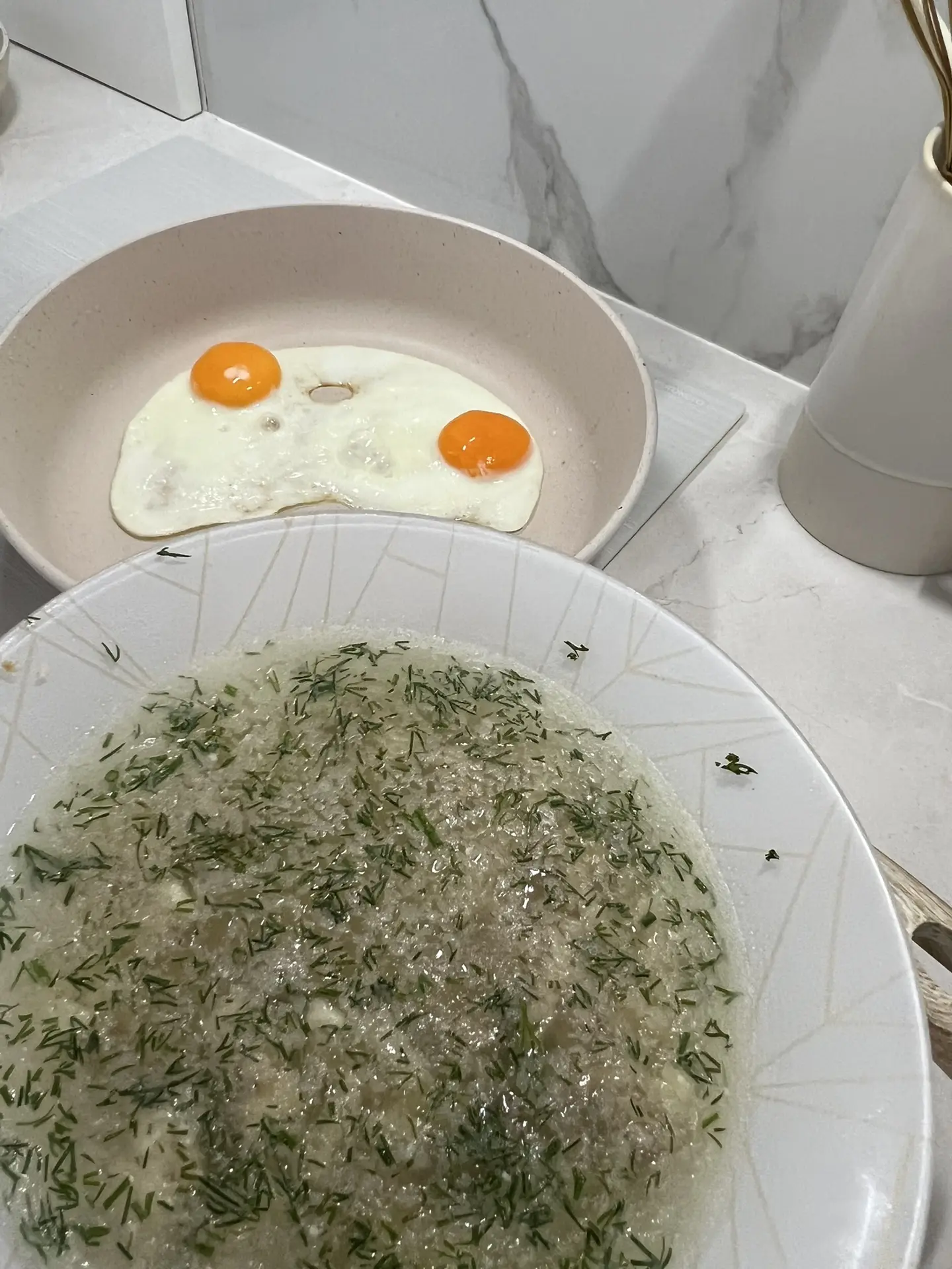 Завтраки прошедшей недели 😋
Летом не хочется тратить время на готовку, поэтому у меня как обычно оч