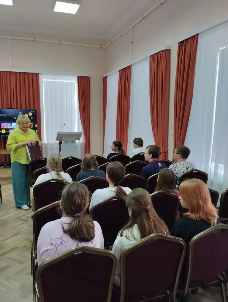 🏛️Вторая неделя лагеря дневного пребывания началась с посещения мемориального зала-музея имени Арту