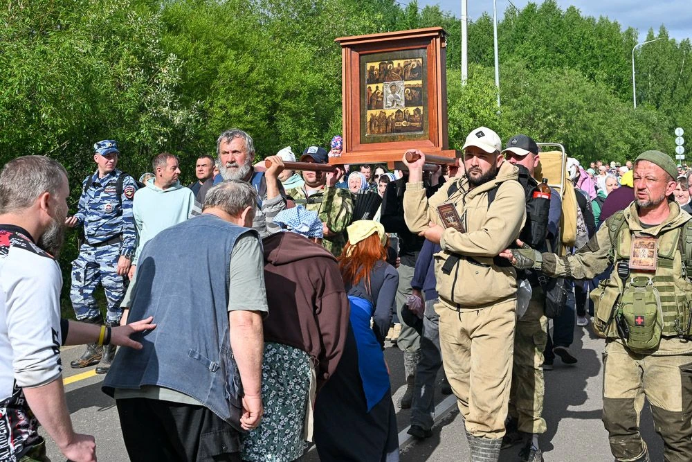 📌В Великорецком встретили икону святителя Николая