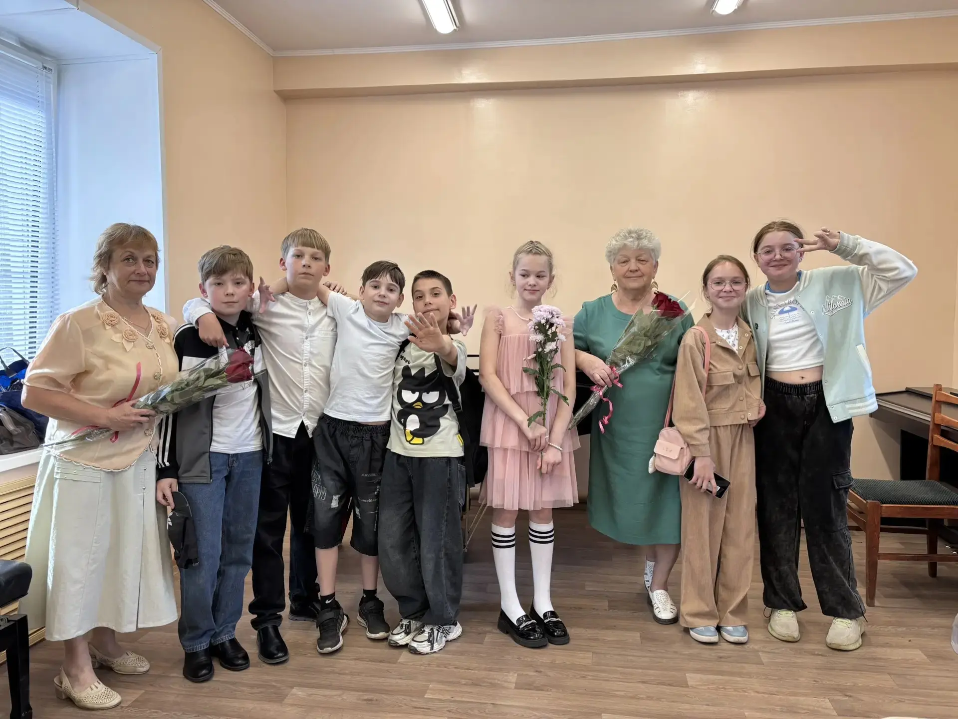 Первая неделя лагеря "Плечом к плечу" закончилась концертом класса юных вокалистов Заслуженного рабо
