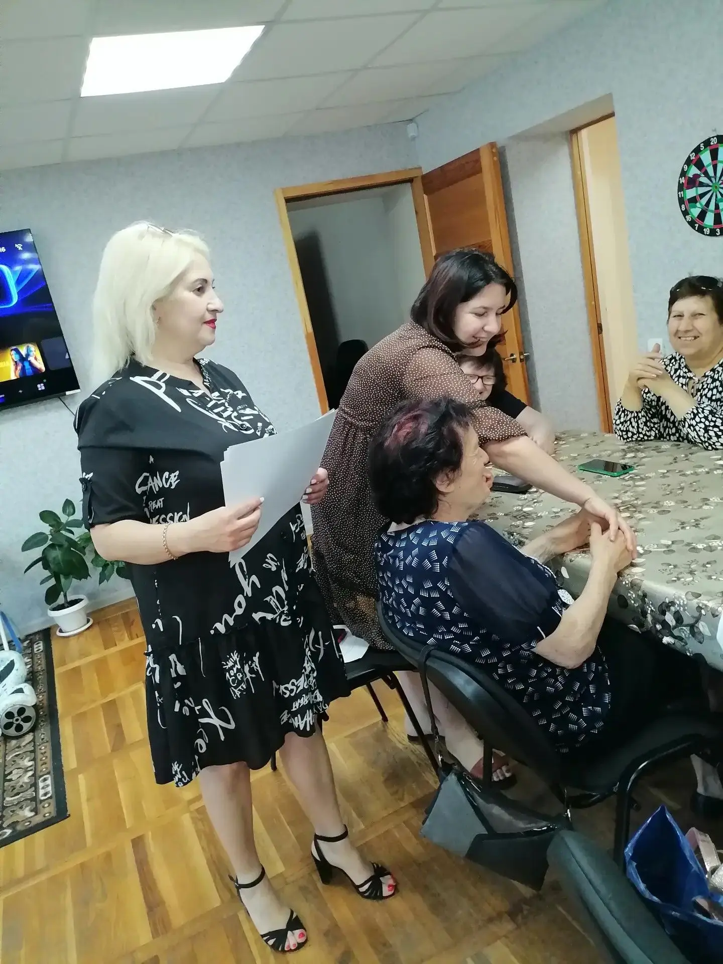 В рамках совместной работы специалисты отделения дневного пребывания и семейного МФЦ организовали ме