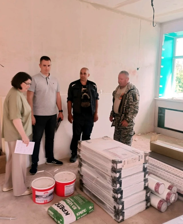 Новости капремонта: здание дошкольных групп в с. Зарубино постепенно приобретает новый облик.
🛠Прод