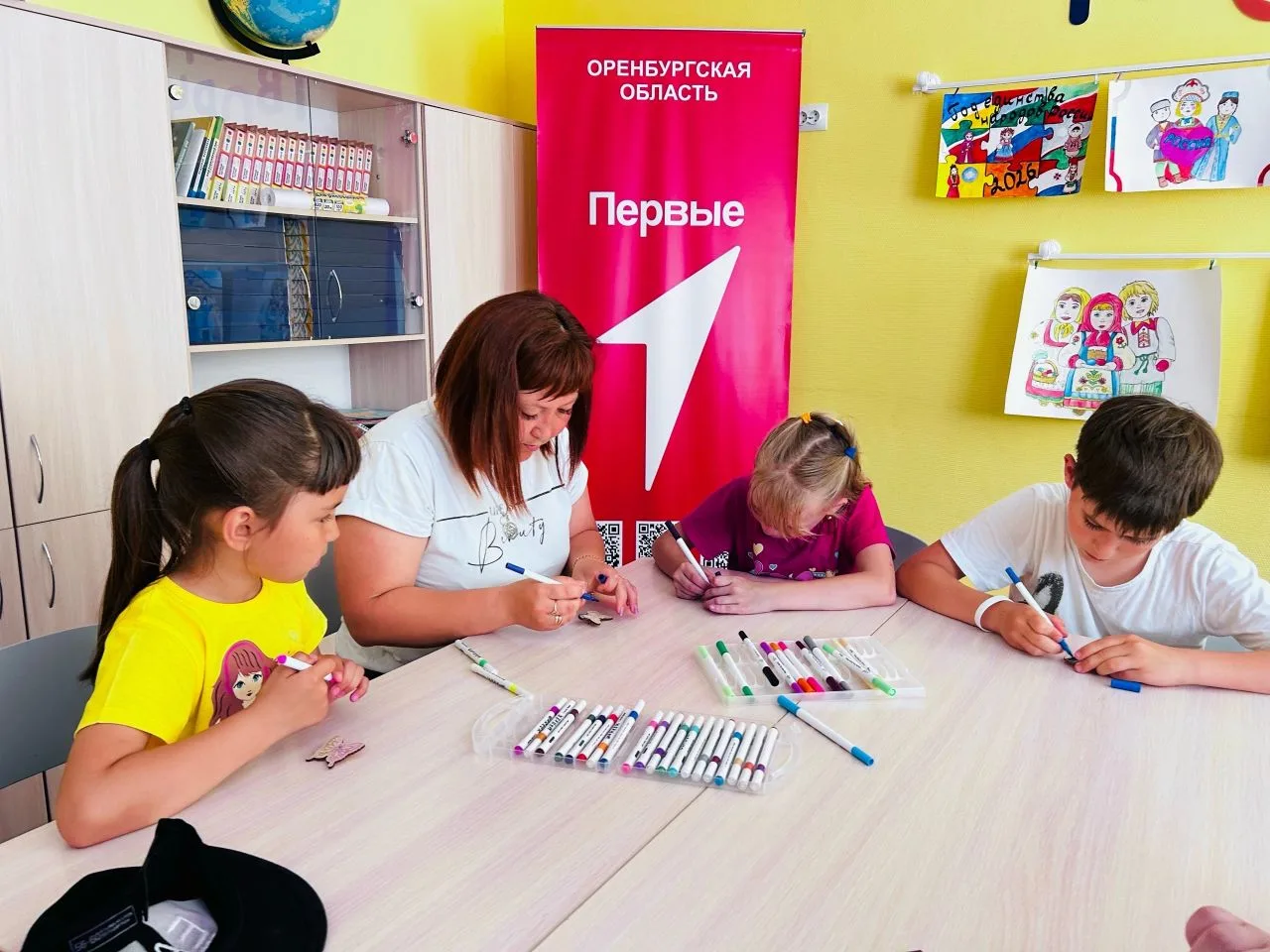 🌈 День Первых в лагере.
  
  Сегодня ребята поближе познакомились с Первыми, узнали о главных ценно
