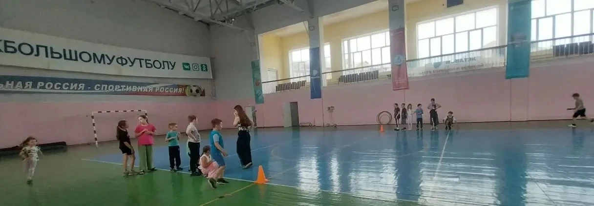 В разновозрастных отрядах наши ребята тоже не скучают👍😉 пробуют себя в роли легкоатлетов, совершен