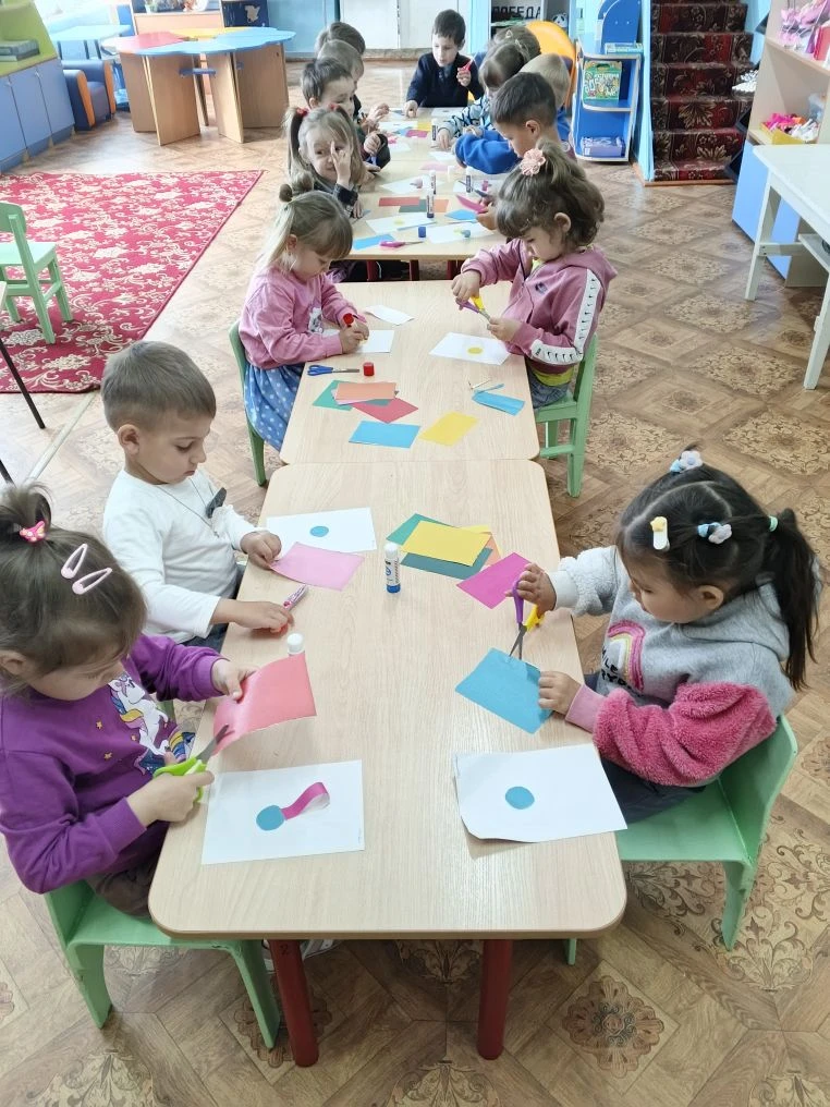 5.06 в нашей группе прошло не просто занятие по аппликации, а настоящее погружение в мир природы и э