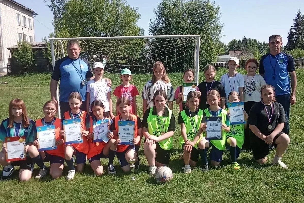 ⚽️Еще три команды девушек стали участницами муниципального этапа соревнований «Кожаный мяч - школьна
