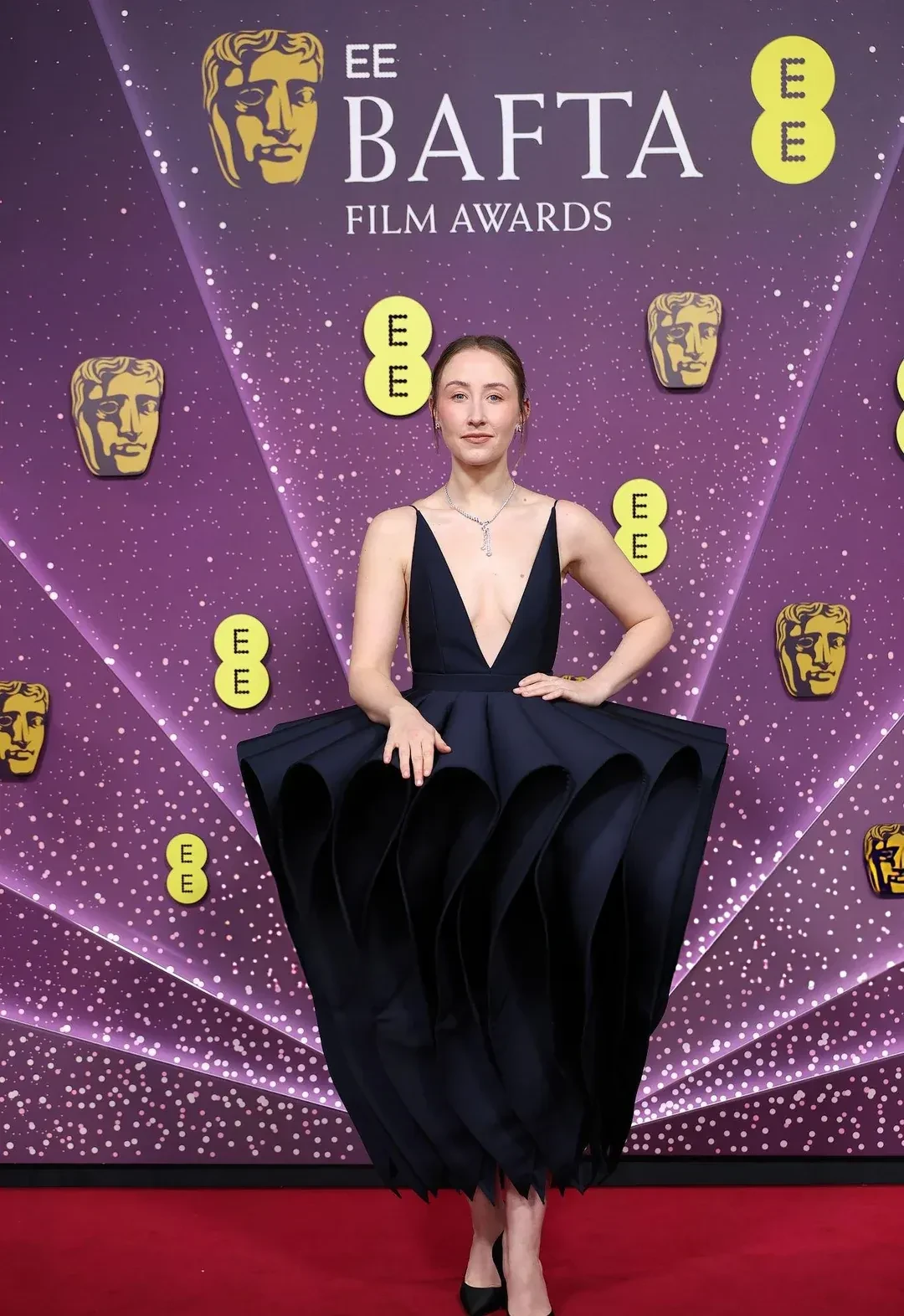 Оценка самых ярких образов с BAFTA Film Awards 2026
Эрин Доэрти

В отличие от своей коллеги, Эрин До