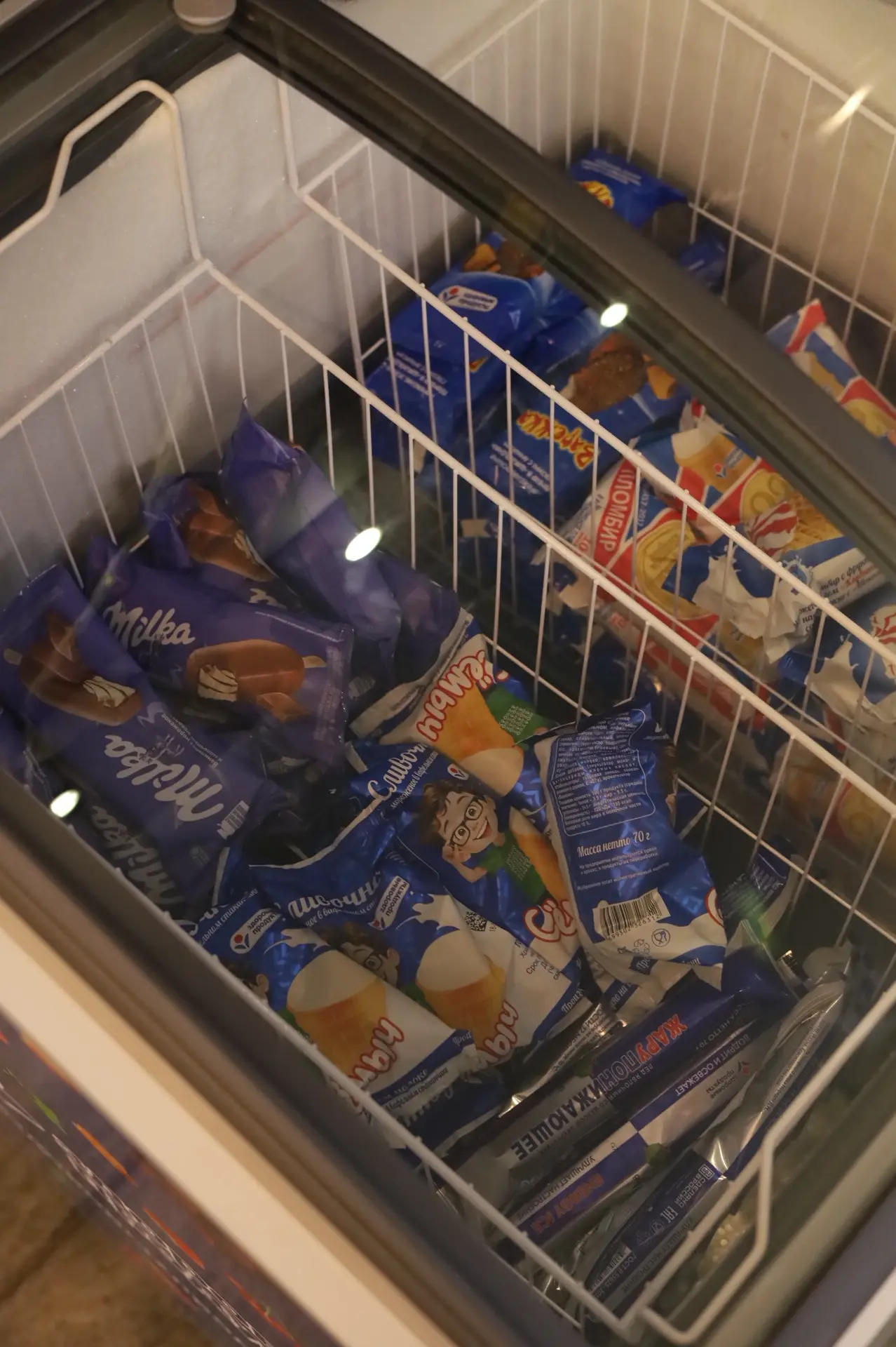 Мороженное в холодильнике ждет своего часа 🍦

Забегайте, спасайтесь от жары, у нас есть чем угостит