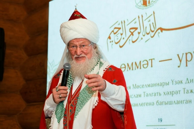 🕌 Талгат Таджуддин — лидер рейтинга влиятельных мусульман Татарстана!

77-летний верховный муфтий Р