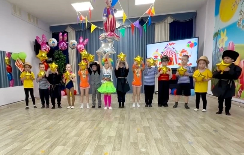 И снова ЦИРК, ЦИРК,ЦИРК! 🤡🎪🎡🎢🎠
В нашем детском саду это уже становится традицией проводить стол