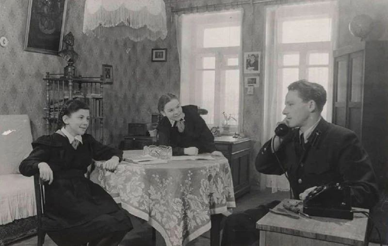 📸 Установка телефона в квартире на Ново-Песчаной улице

📆 1953 год

🌆Хроники Москвы