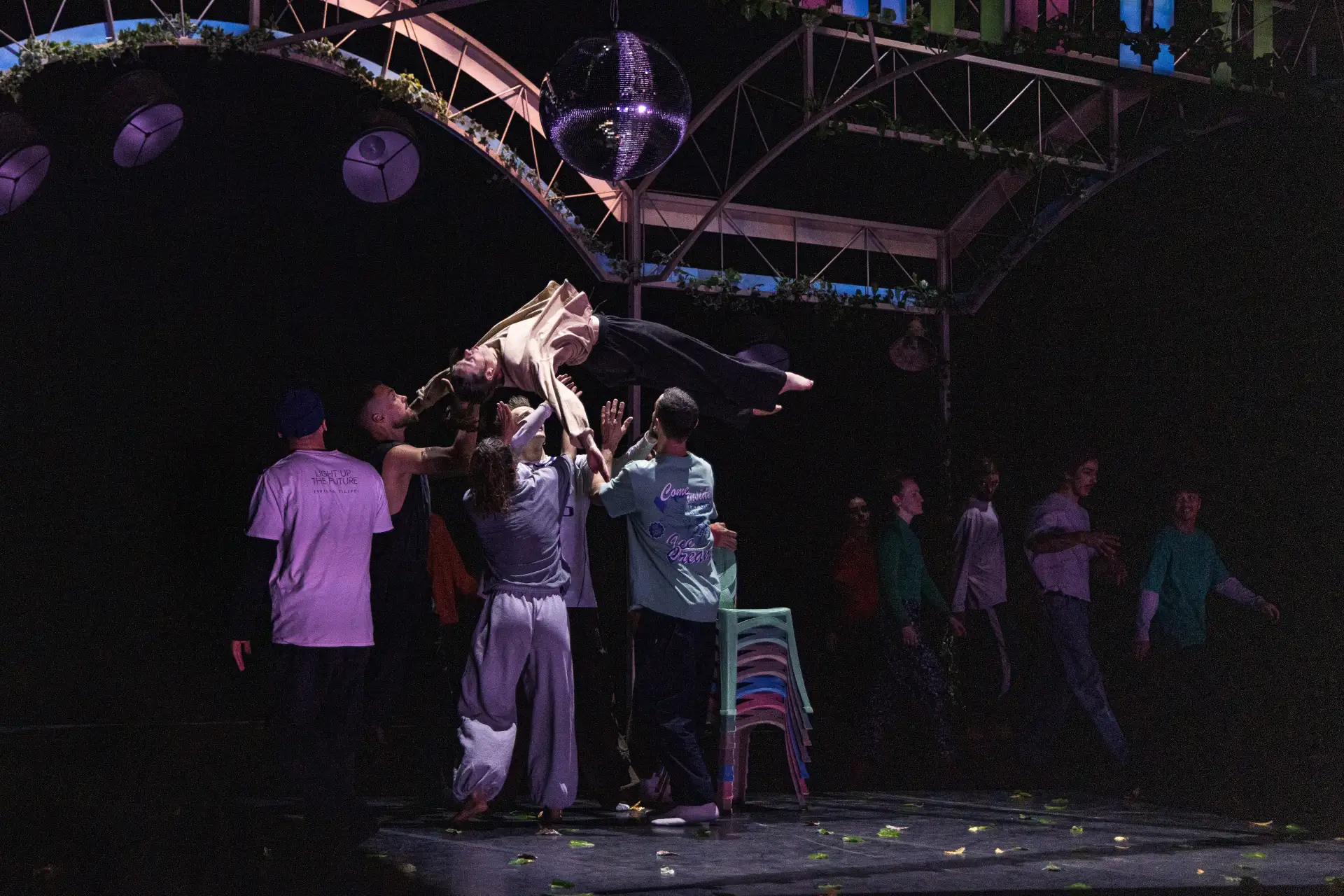 "Прекрасное время" до российской премьеры на фестивале Dance Open. Публикуем репетиционные кадры Тин