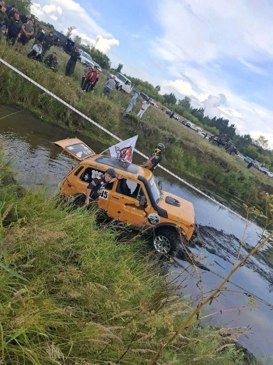 🇷🇺Россия - #МестоСилы 

🚖Любители автоспорта, две дружные семьи с курганского предприятия Холдинг