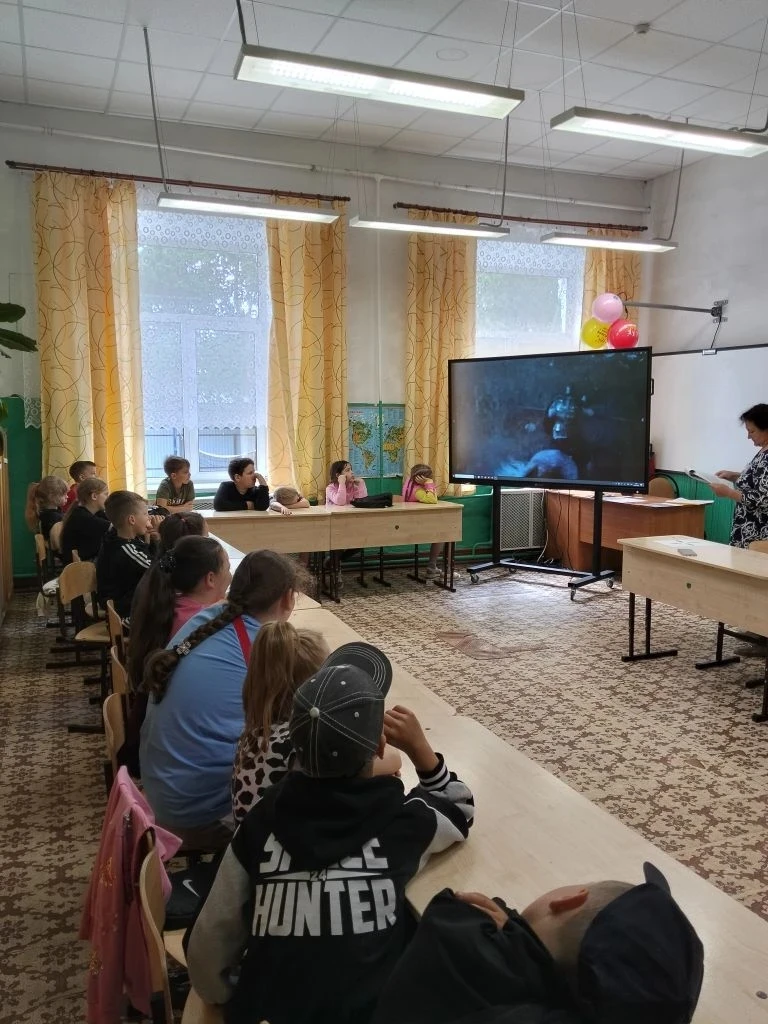 👉Вторая неделя в нашем лагере проходит ярко и интересно.💥
 "Час малышей" для 1 и 2 го отрядов сего