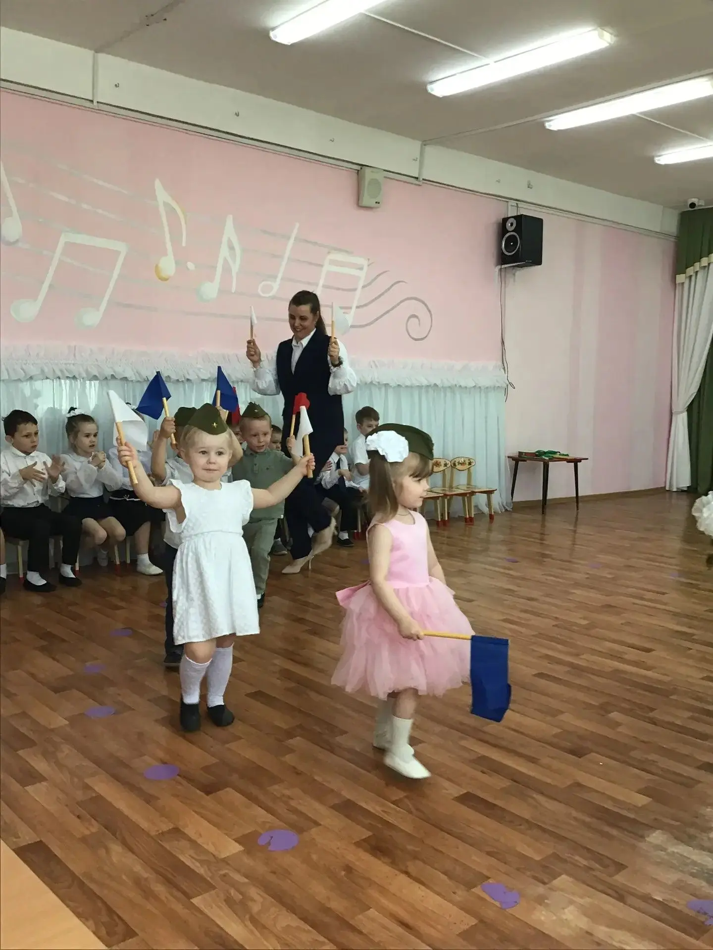 💙 В «Родничке» вовсю пахнет весной и победой! 🕊 
Сегодня в нашем «Родничке» царит особенная атмосф