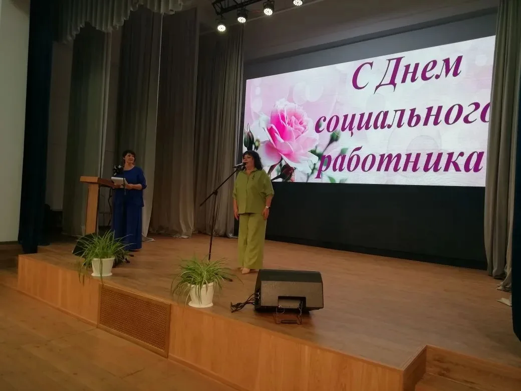 Два дня добра: как в Барнаульском доме-интернате отметили День соцработника

Обычно профессиональные