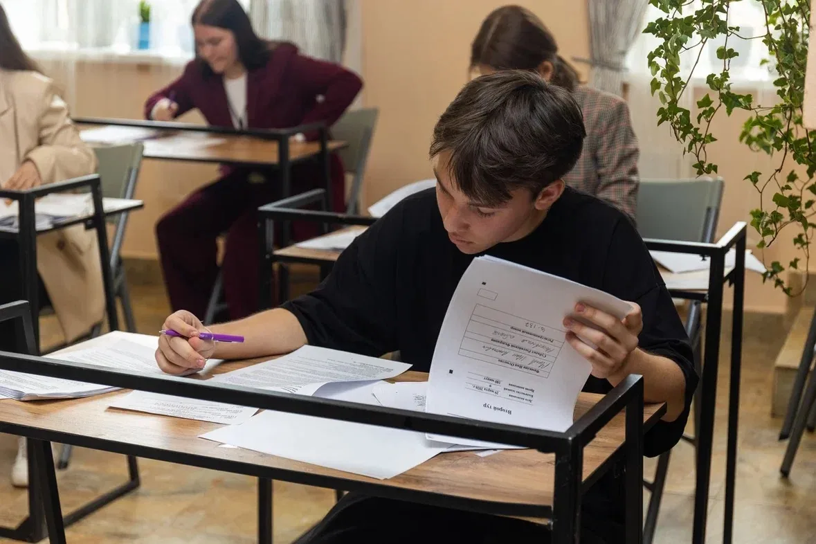 Продолжаем дневник нашей олимпиады! День 6. Просмотр и прогулка 🌿

Шестой день заключительного этап
