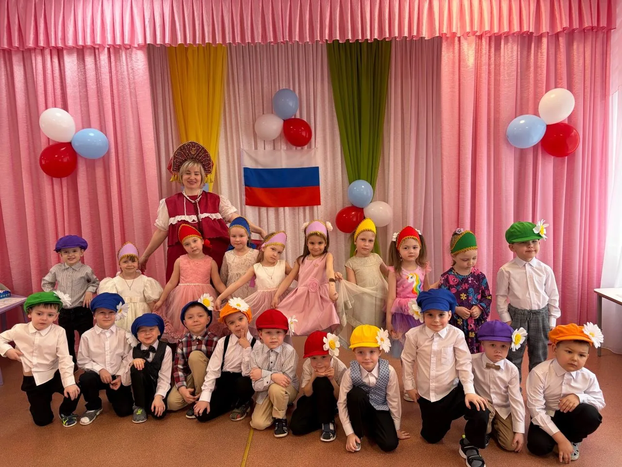 🇷🇺В рамках года "Единства народов России" в детском саду прошёл фестиваль " Мы вместе. Карусель др