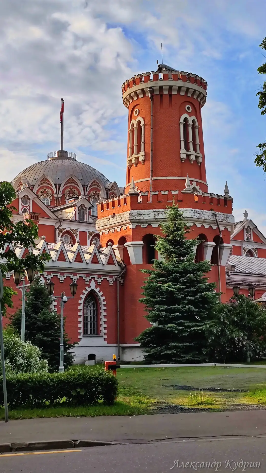 Майские праздники на машине. День 6. Москва. Петровский путевой дворец: где ночевали Екатерина Велик