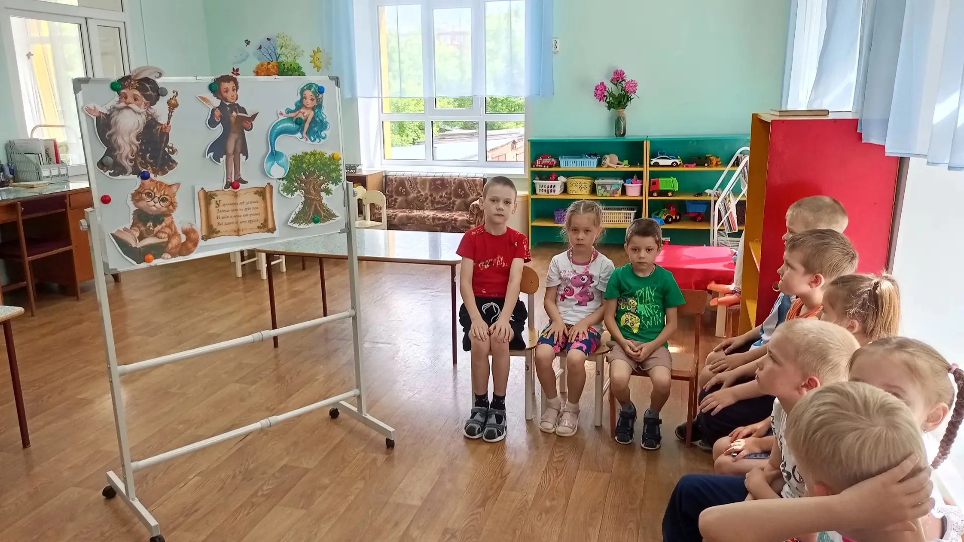 Сегодня дети группы "Затейники" совершили увлекательное путешествие в мир русской литературы, познак