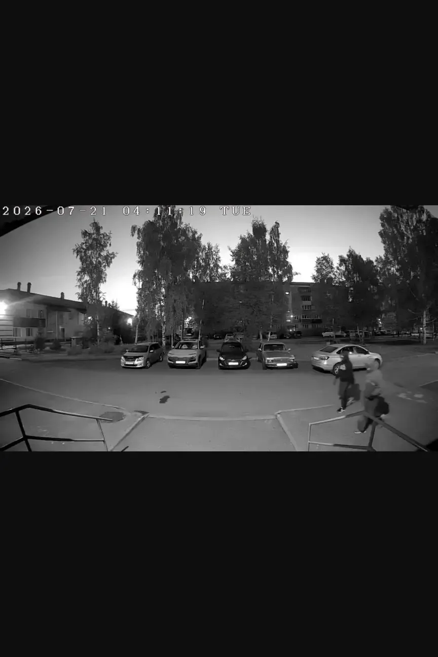 Всем добрый день.
Если кто нибудь узнаёт детей на видео или видели их. Передайте им или родителям, ч