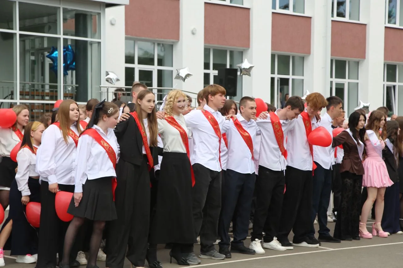 Дорогие выпускники 9х классов! Сегодня ответственный день - первый экзамен ( ОГЭ по математике)!
Мы 