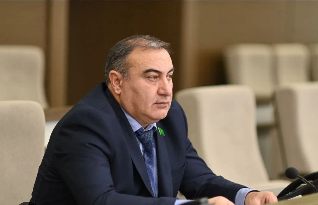Уважаемый Адам Георгиевич! 

Поздравляем вас с Днём рождения! 

В этот особенный день желаем здоровь