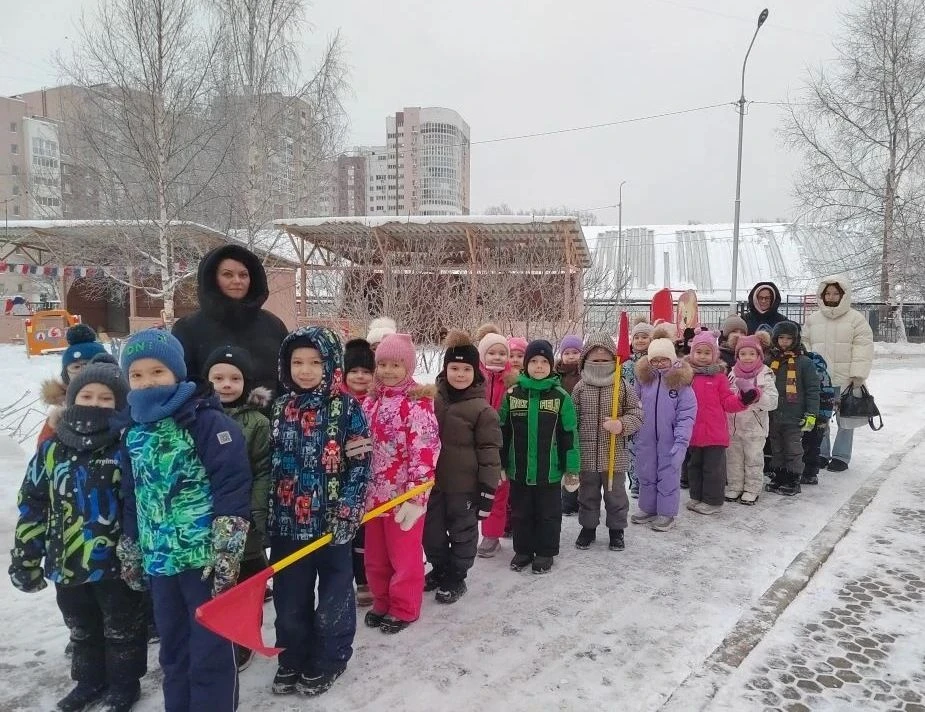 Сегодня для детей подготовительной к школе группы "Бабочка" организована экскурсия в школу № 119 на 