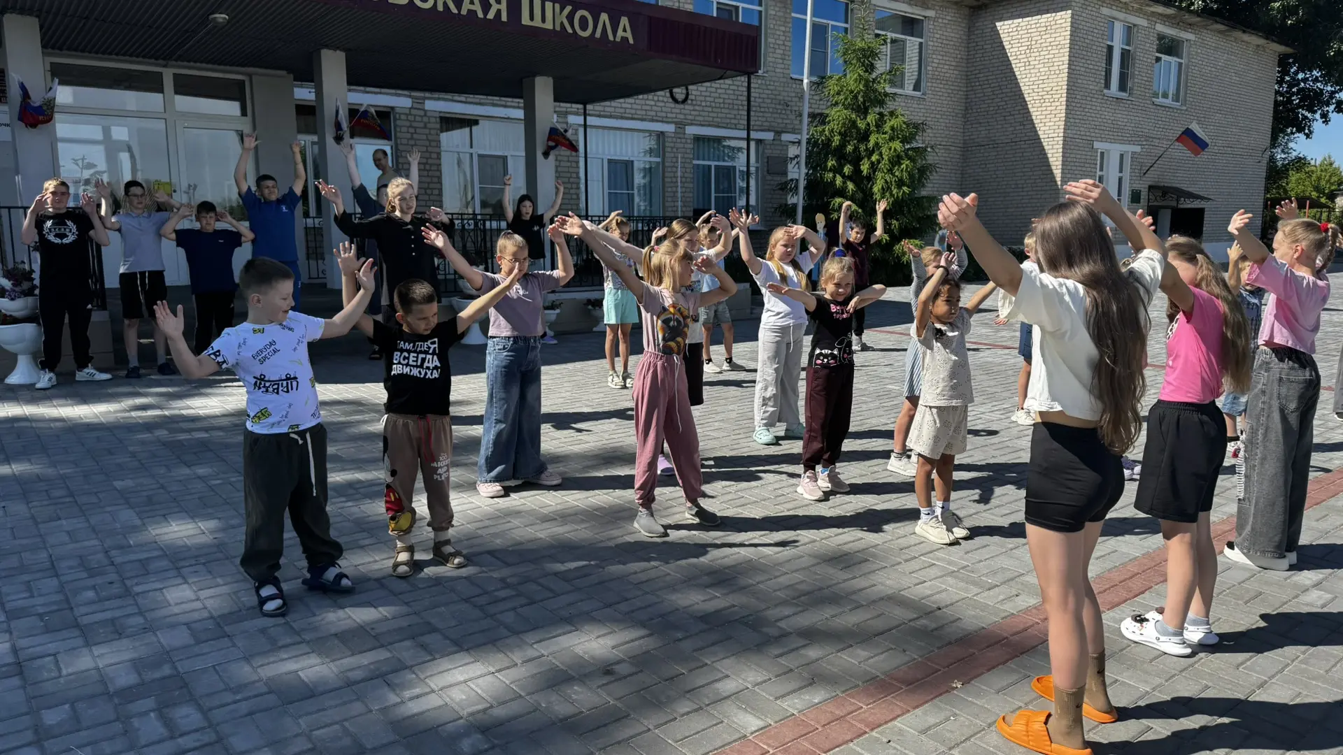 Сегодня в нашем пришкольном лагере «Звездочка» прошел тематический день «Национальная кухня»
После в