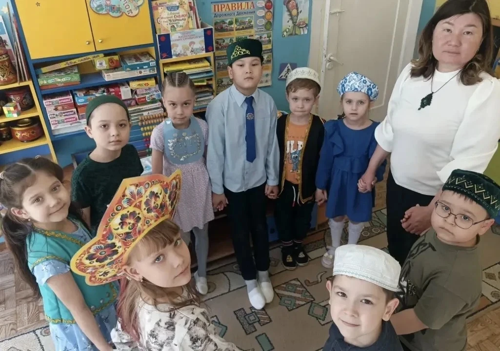 А у нас День национального костюма!
Подробности здесь.