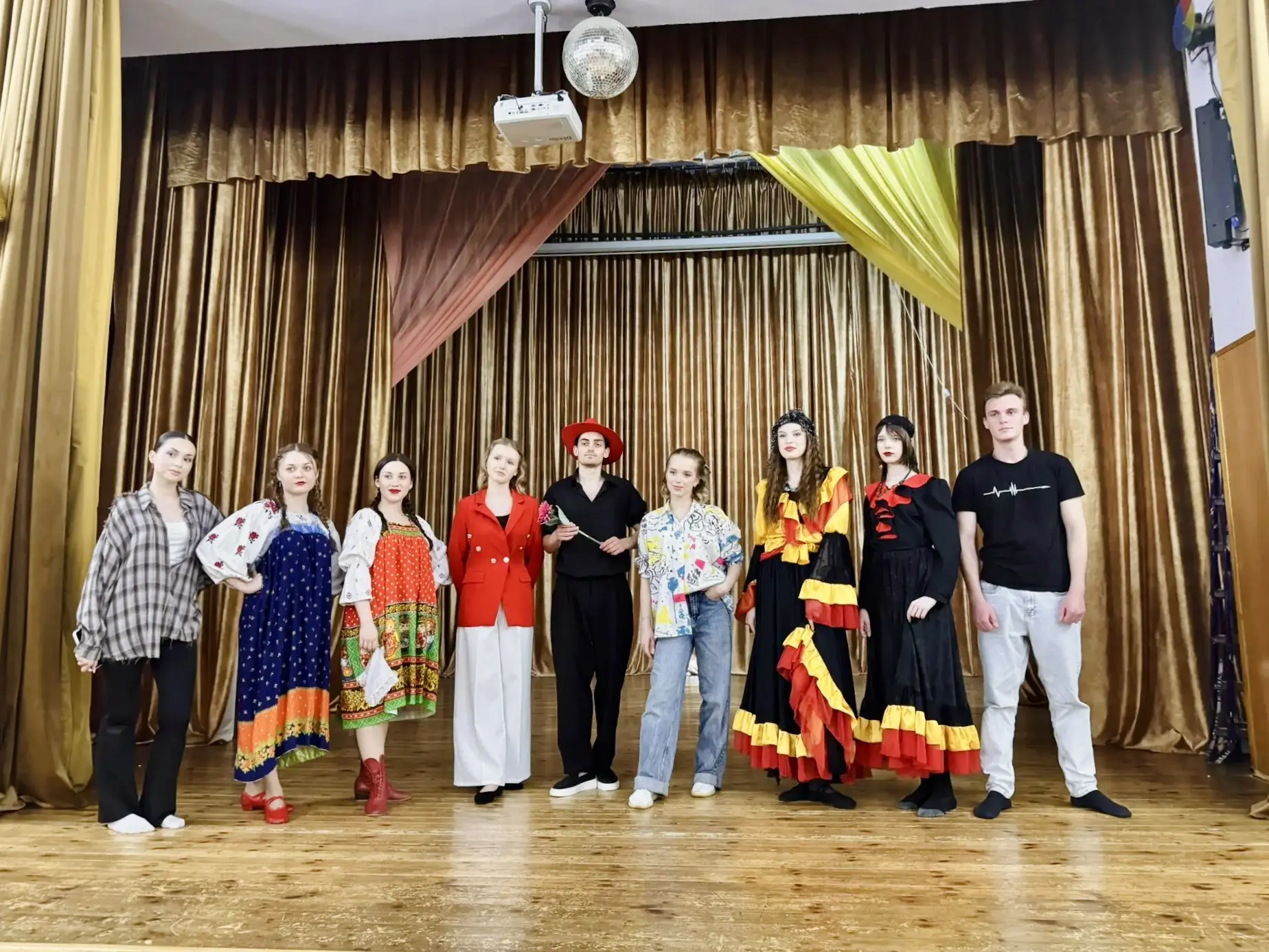 🌈🏡В Доме детского творчества царила атмосфера красоты и грации.🧑‍🩰

🎭Ведь участники театрализов