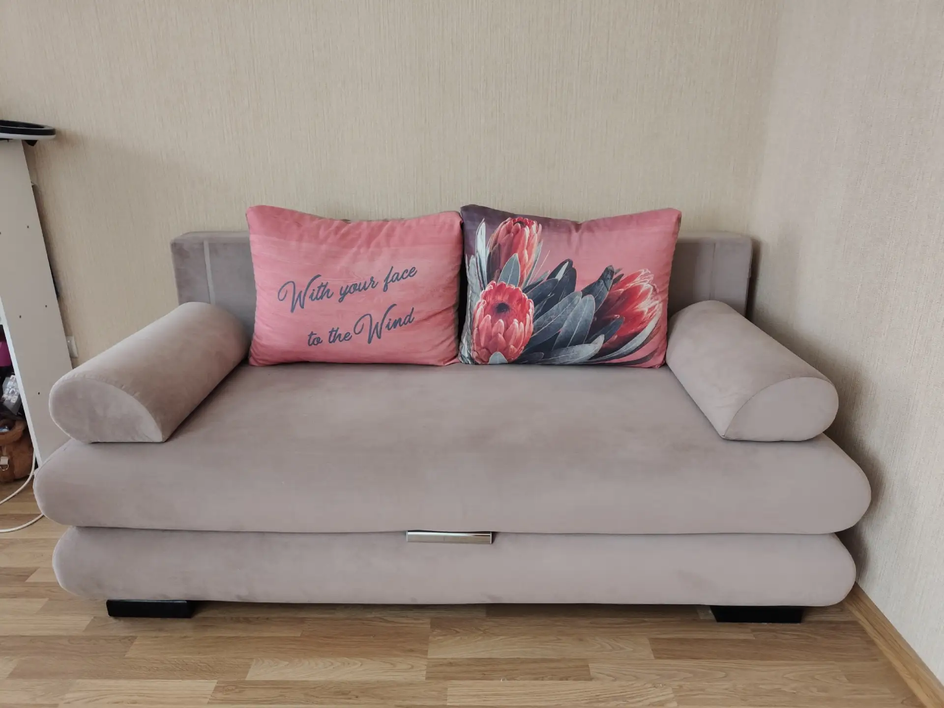 Продам диван, спальное место 140*190.
Самовывоз
7000 р

https://vk.com/sskvortsova93