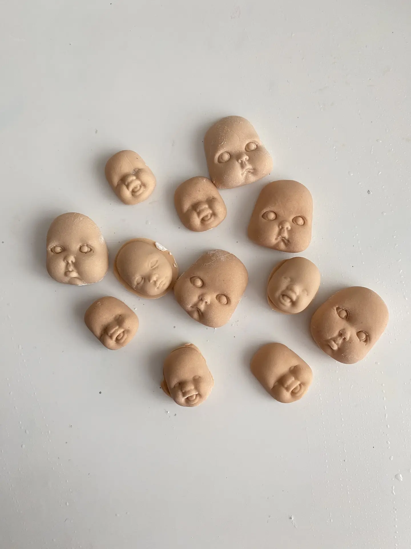 Здравствуйте, мои дорогие 🤗 
Кто-то из вас мне прислал ссылку на изготовление массы для молдов). 
С
