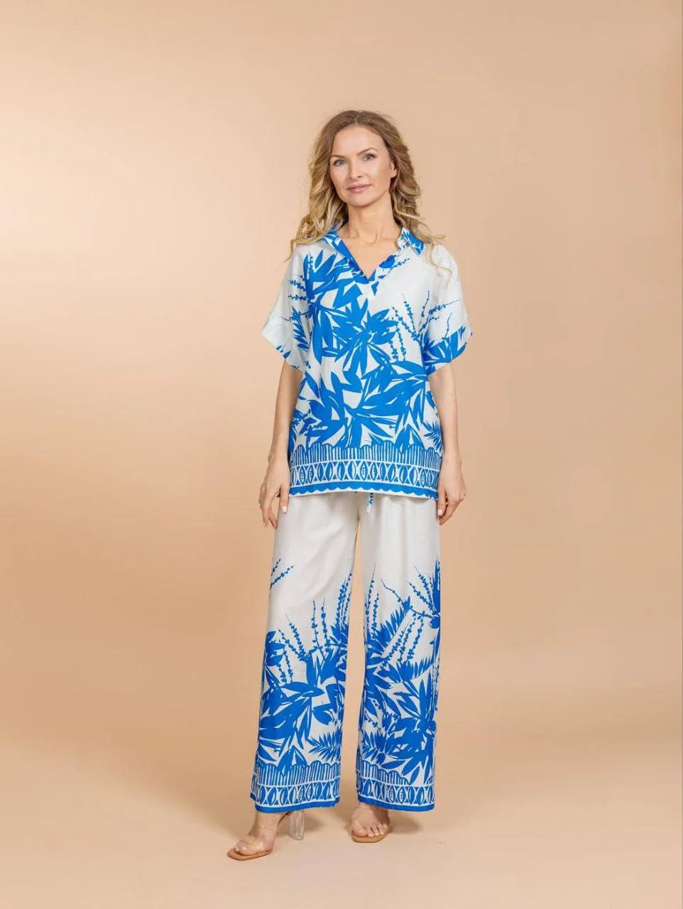 Брючный костюм 
Вискоза, лен
Индия.
Размеры 
S,M, L, XL  2XL 
Цена со скидкой 
50 %
3750 рублей