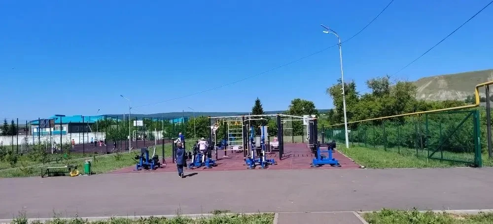 Прошёл еще один день пришкольного лагеря «Ромашка»🌼 ☀️
Наш день начался бодро и весело! ☀️Дети заря