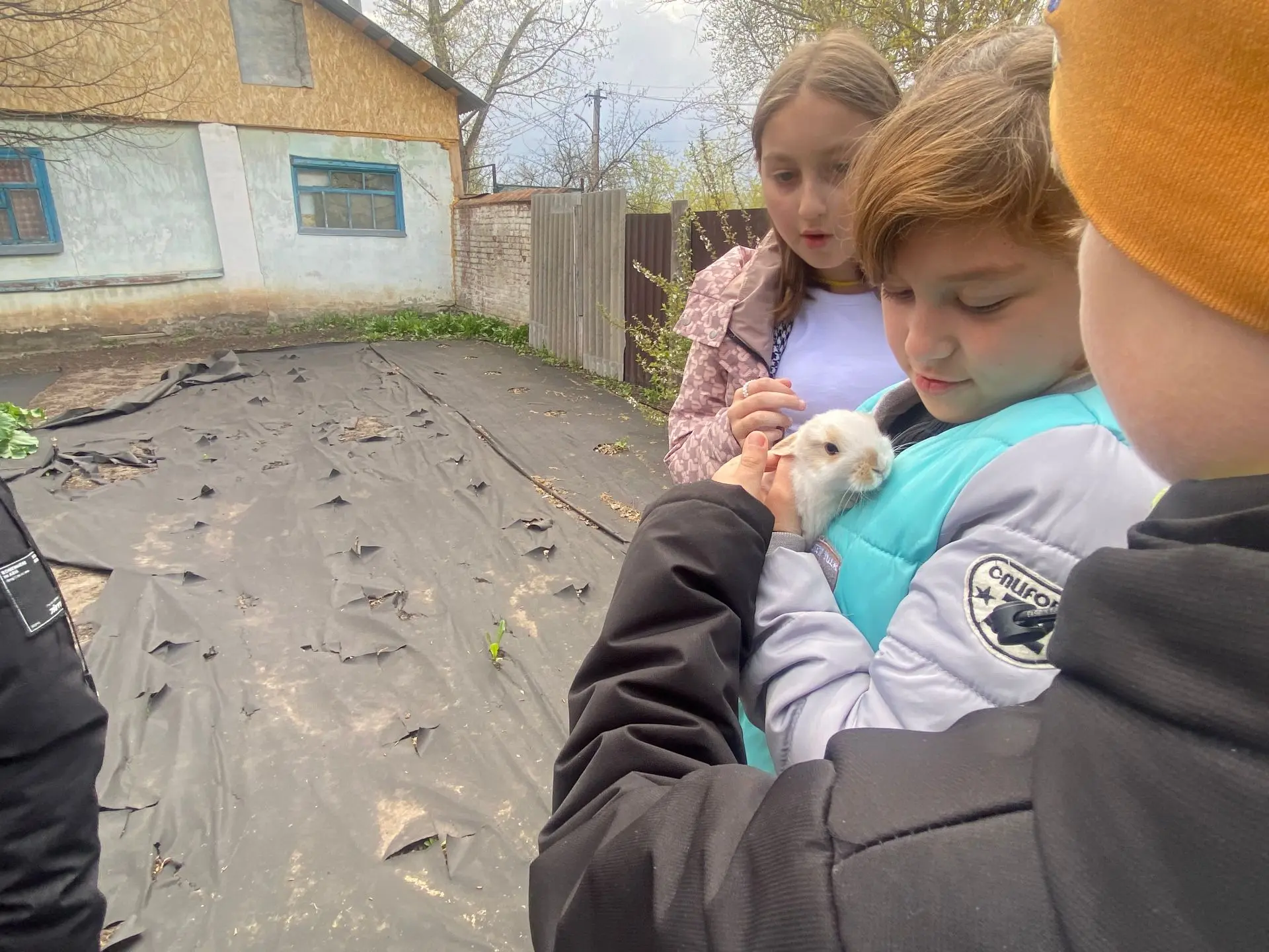Сегодня ученики начальных классов нашей школы  вместе со своим классным руководителем посетили Музей