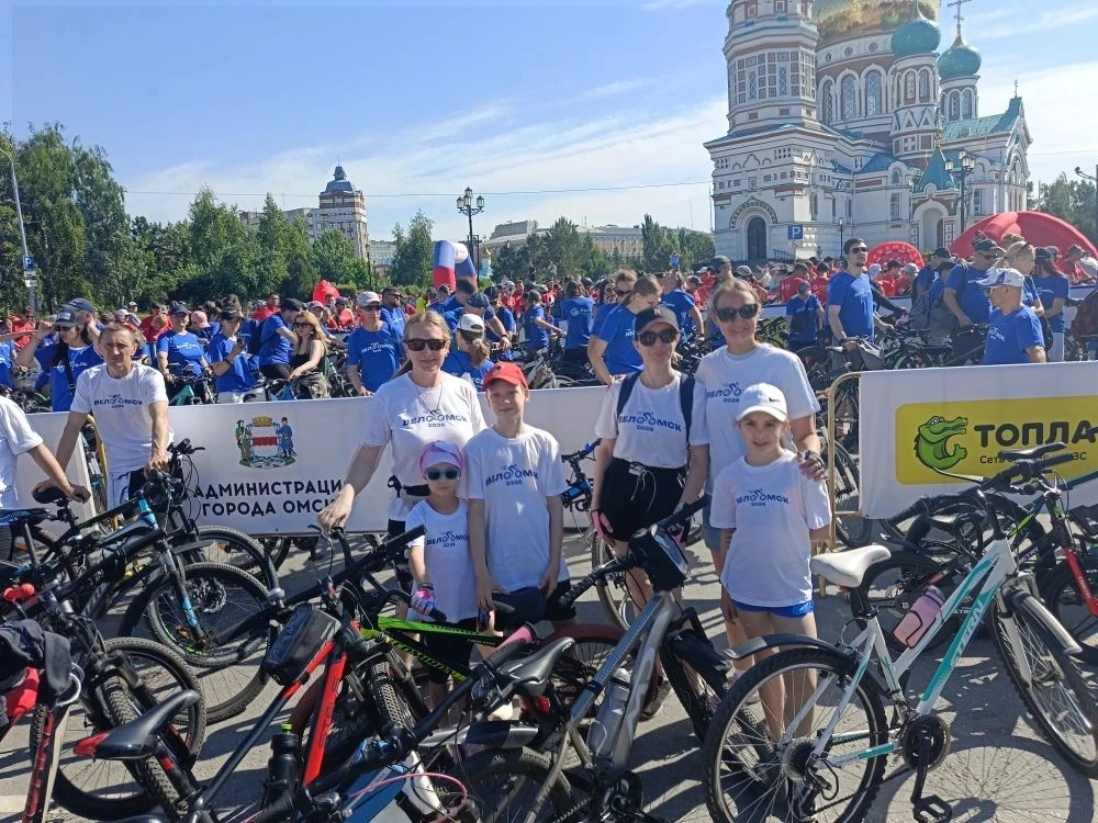 🚴Сегодня, 6 июня, в Омске прошел 27-й культурно-спортивный праздник «ВелоОмск».
Он объединил 11 200