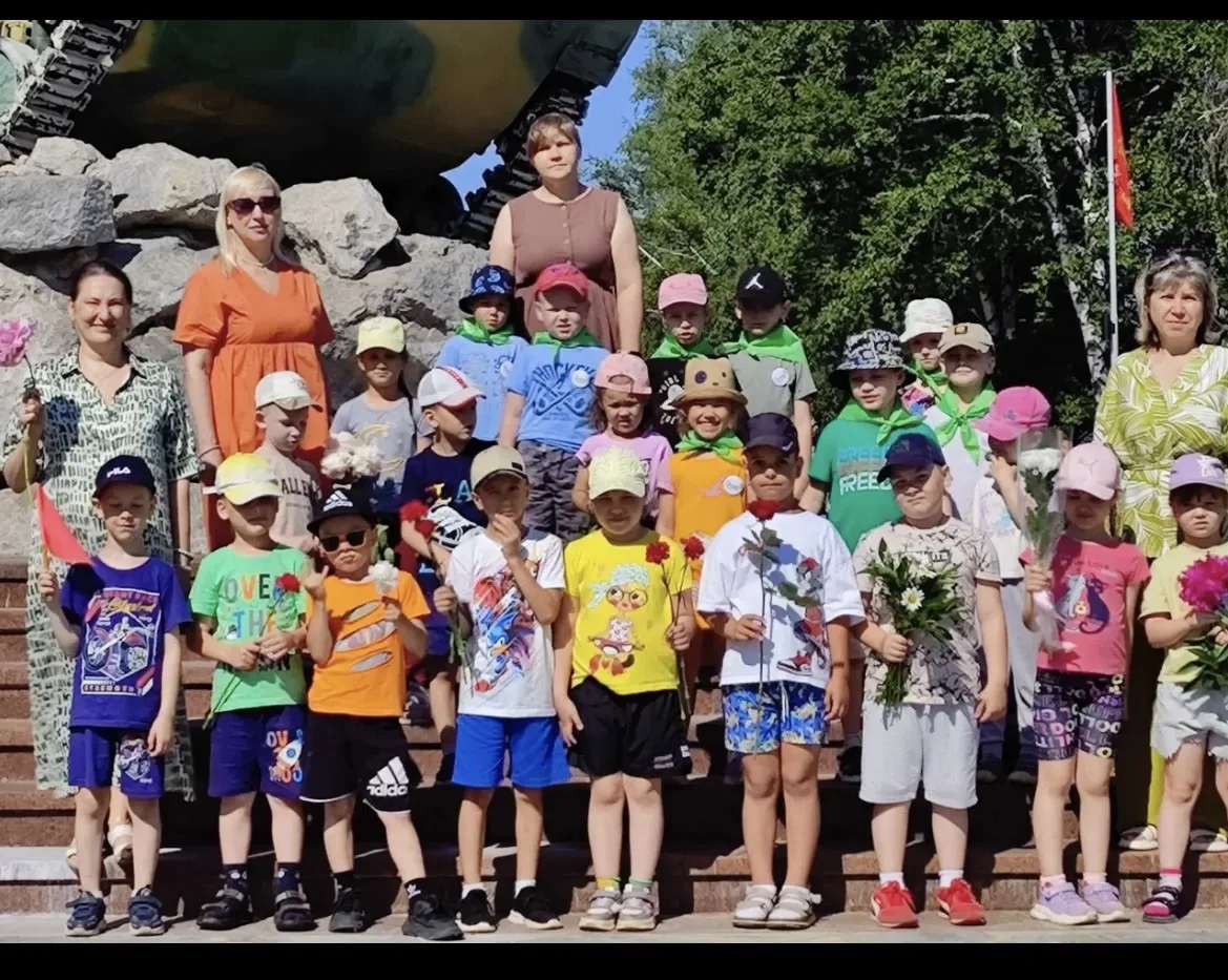 #орлята_патриоты#деньПамяти
Накануне Дня памяти и скорби наши воспитанники детского сада посетили Ал