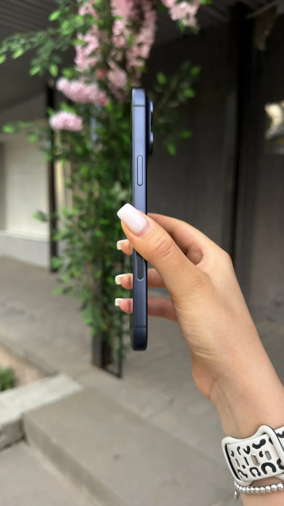 iPhone 17 Pro Max | 256gb | Blue Titanium e-sim
Состояние аккумулятора: 100%

Хорошее внешнее состоя