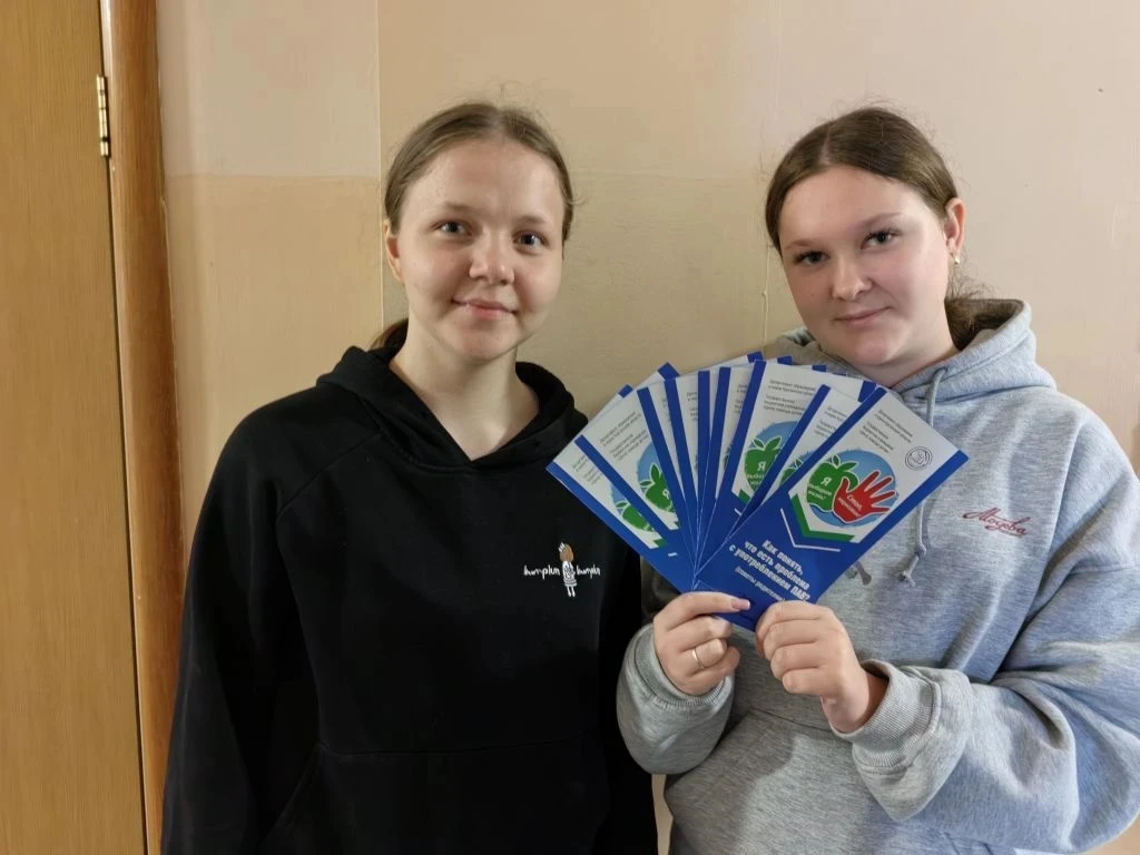 ❗️Волонтеры Первых провели акцию "Мы за ЗОЖ" 🏃,  раздав просветительские буклеты жителям села.