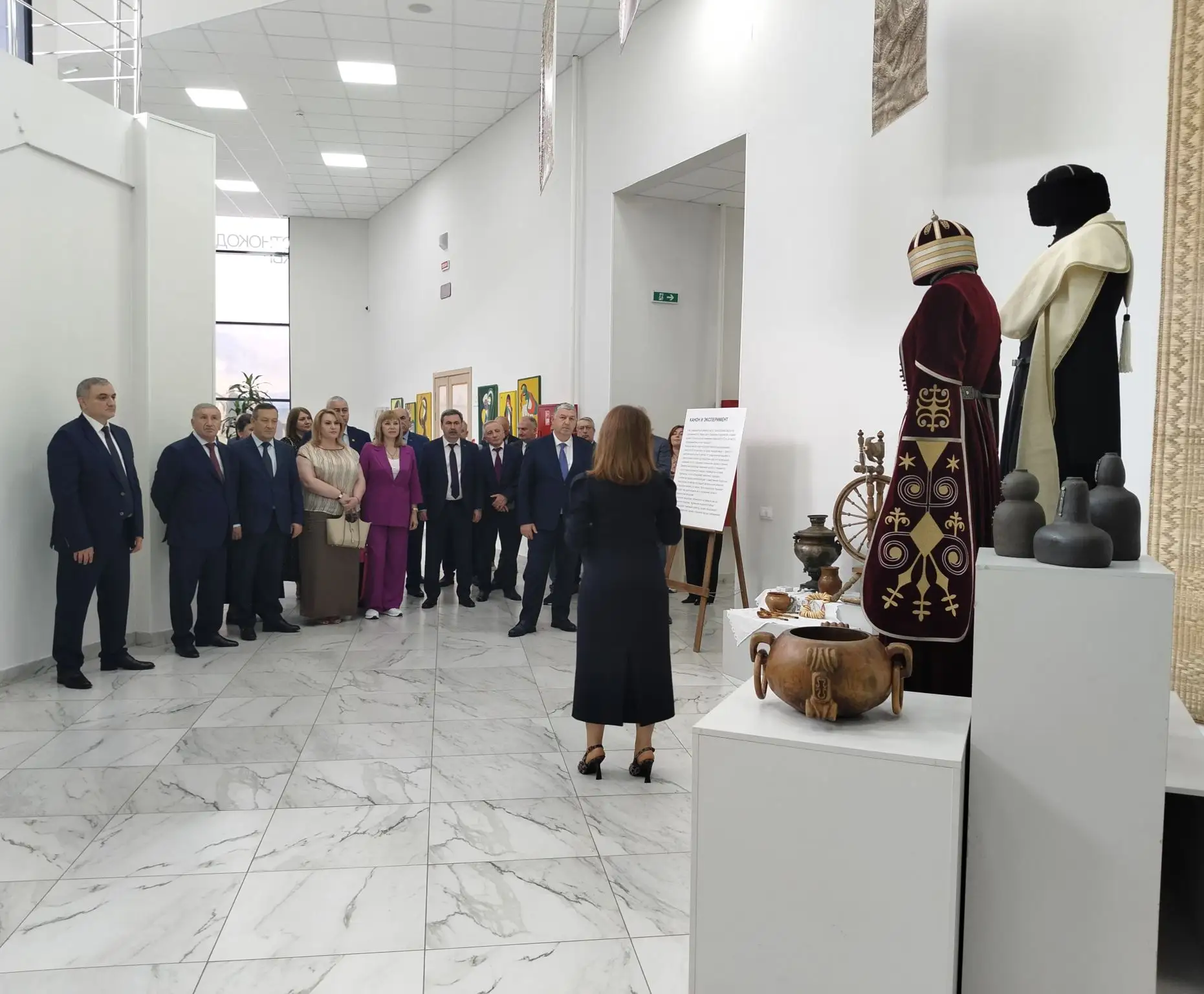 Культурно-просветительский проект «Этнокод КБР» реализуют в Нальчике.
Его презентацию посетил минист