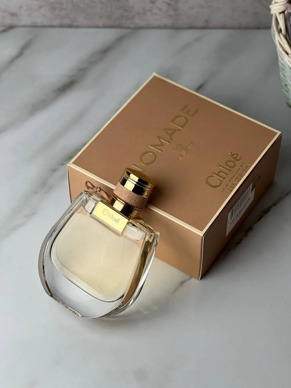Chloé Nomade Eau de Toilette 🌿✨
💐 Ноты аромата:
• Верхние: личи, бергамот, лимон, апельсин
• Сердц