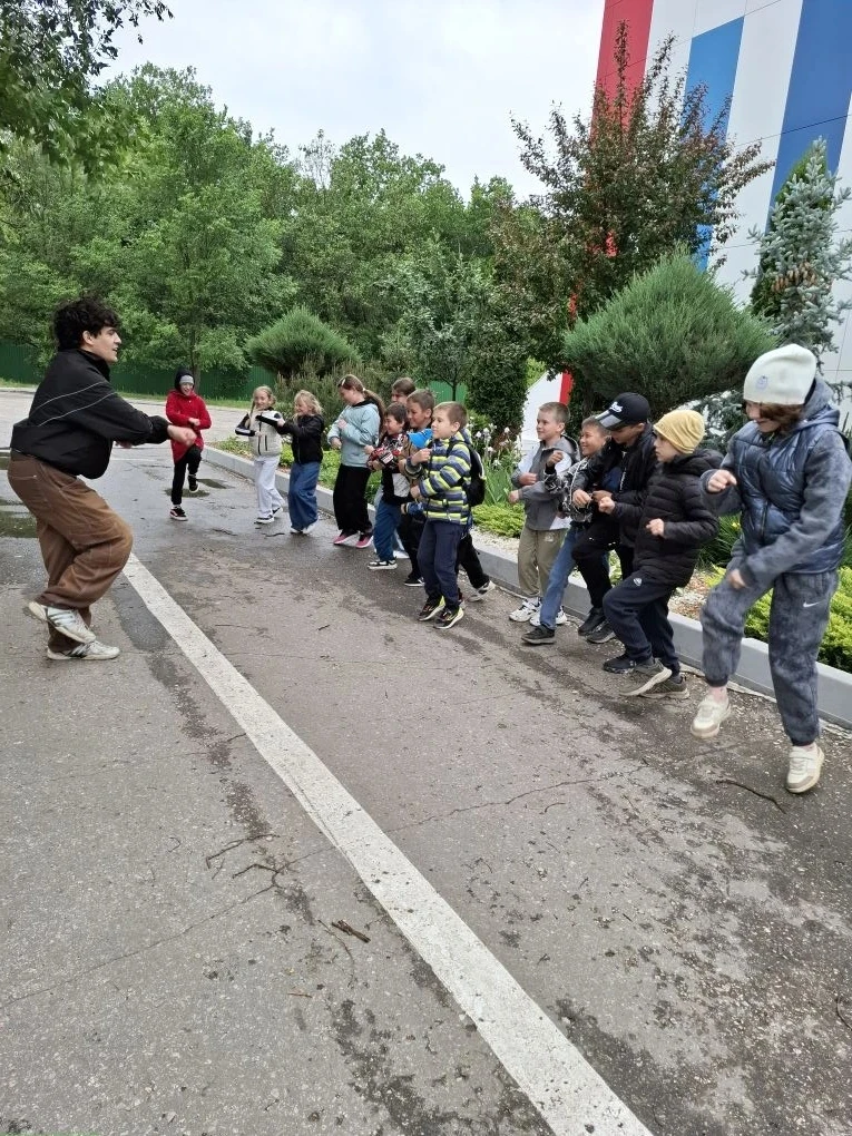 🌞 Учебный год во 2 Б классе завершился ярко!
Перед летними каникулами ребята посетили ДОЛ «Циолковс