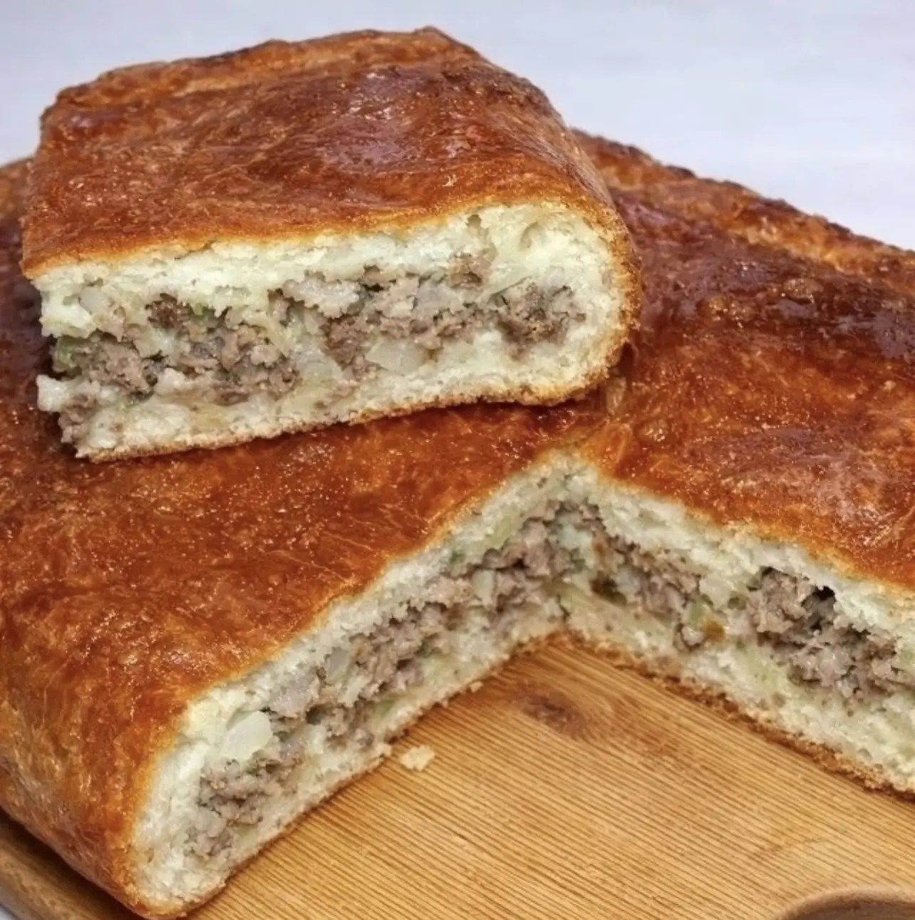 Пирог с мясом Быстрый и легкий. 
Отличный рецепт, очень простой в приготовлении, а в итоге получаем 