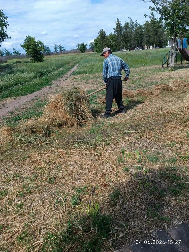 Сегодня в рамках поддержания порядка на нашей любимой детской площадке в с Владовка, работником МКУ 