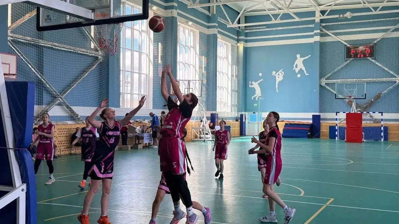 🏀Красивый финал

Баскетбольная команда "Руна" завершила свой соревновательный сезон очередной побед